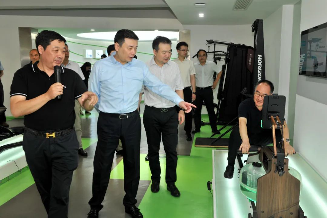 突出创新赋能 强化项目支撑 积蓄经济稳进提质强大力量
